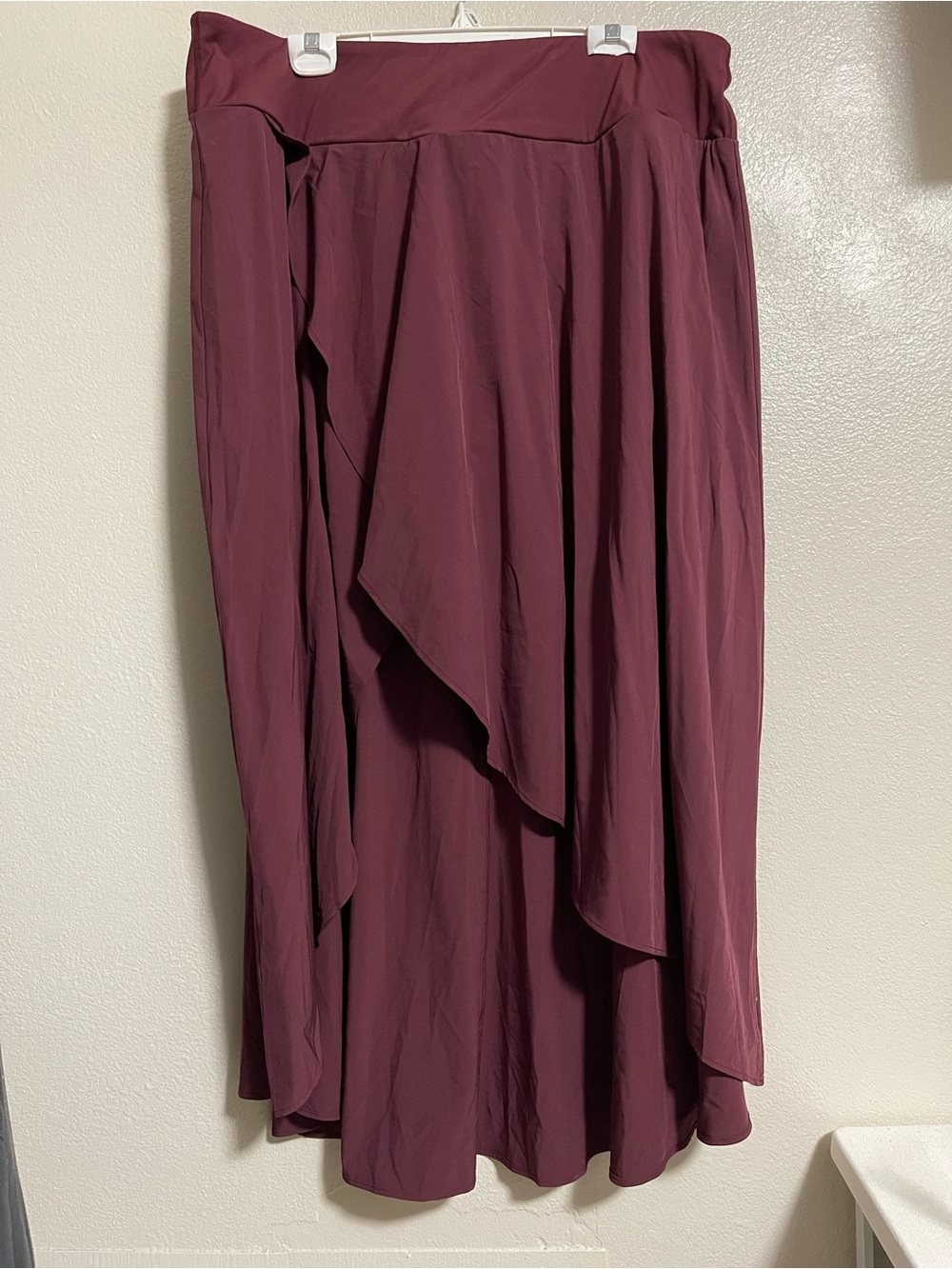 Halara Breezeful UltraSculpt High Waisted High Low Midi Skirt Skort Burgundy 2X